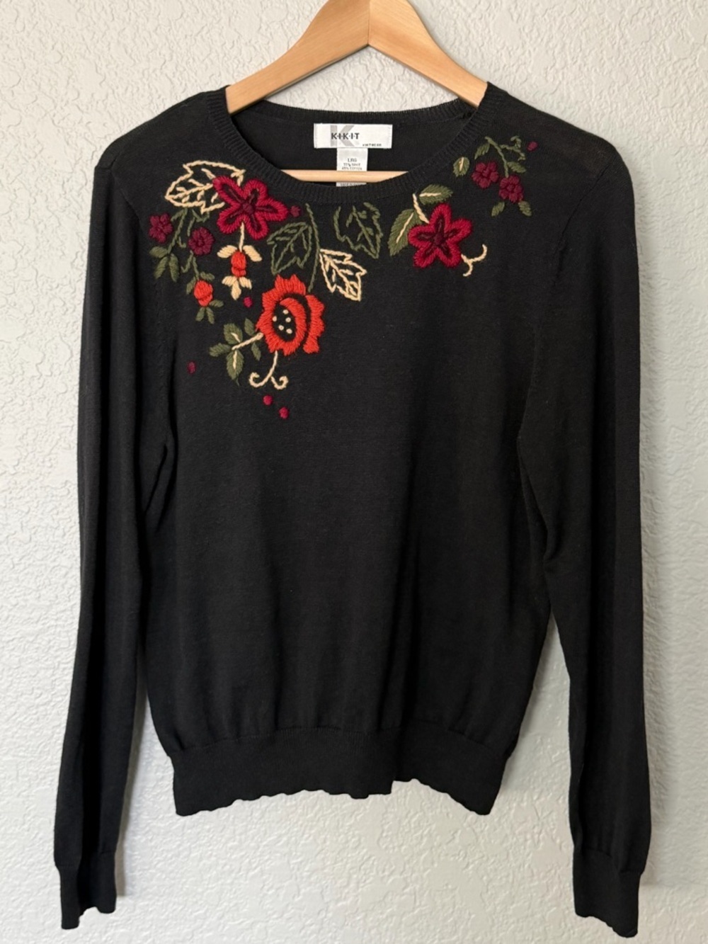 Kikit Black Sweater with Embroidered Floral Detail M / L